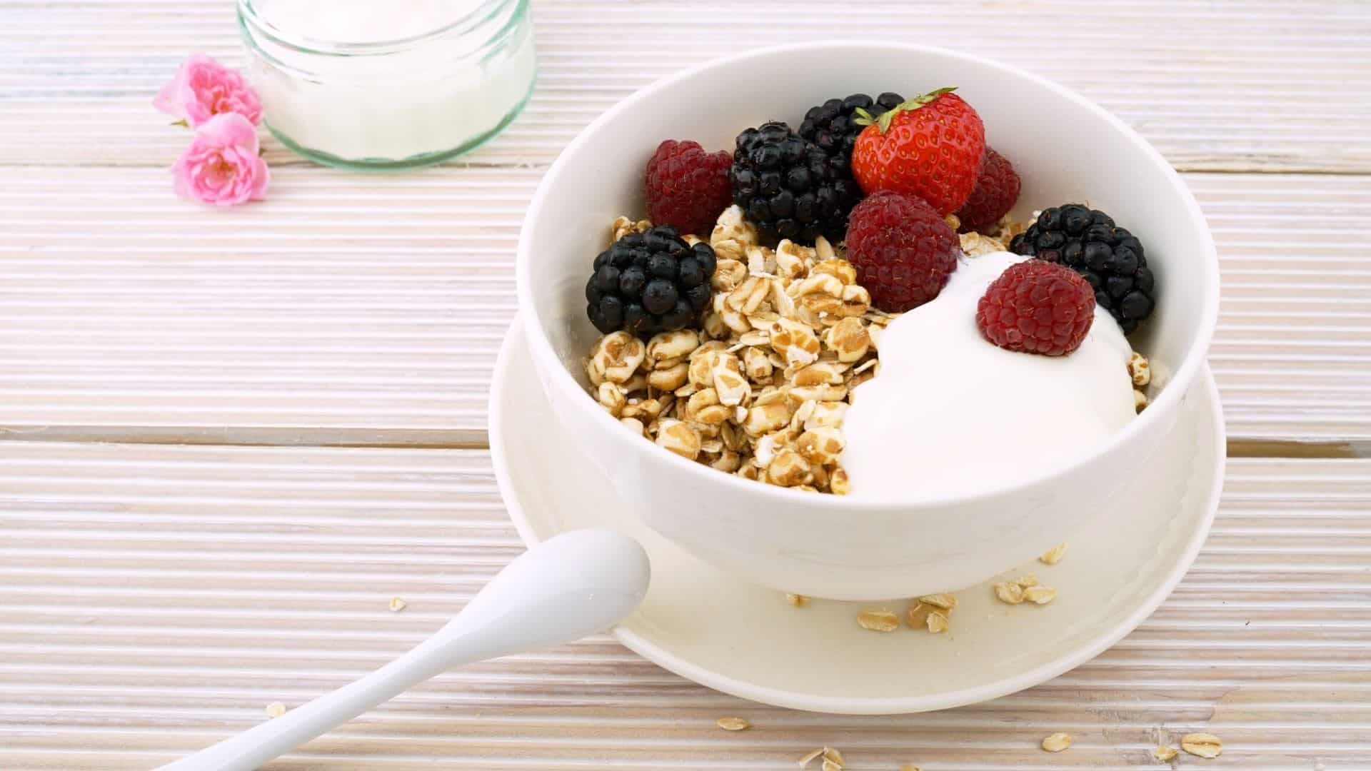 oats with yogurt